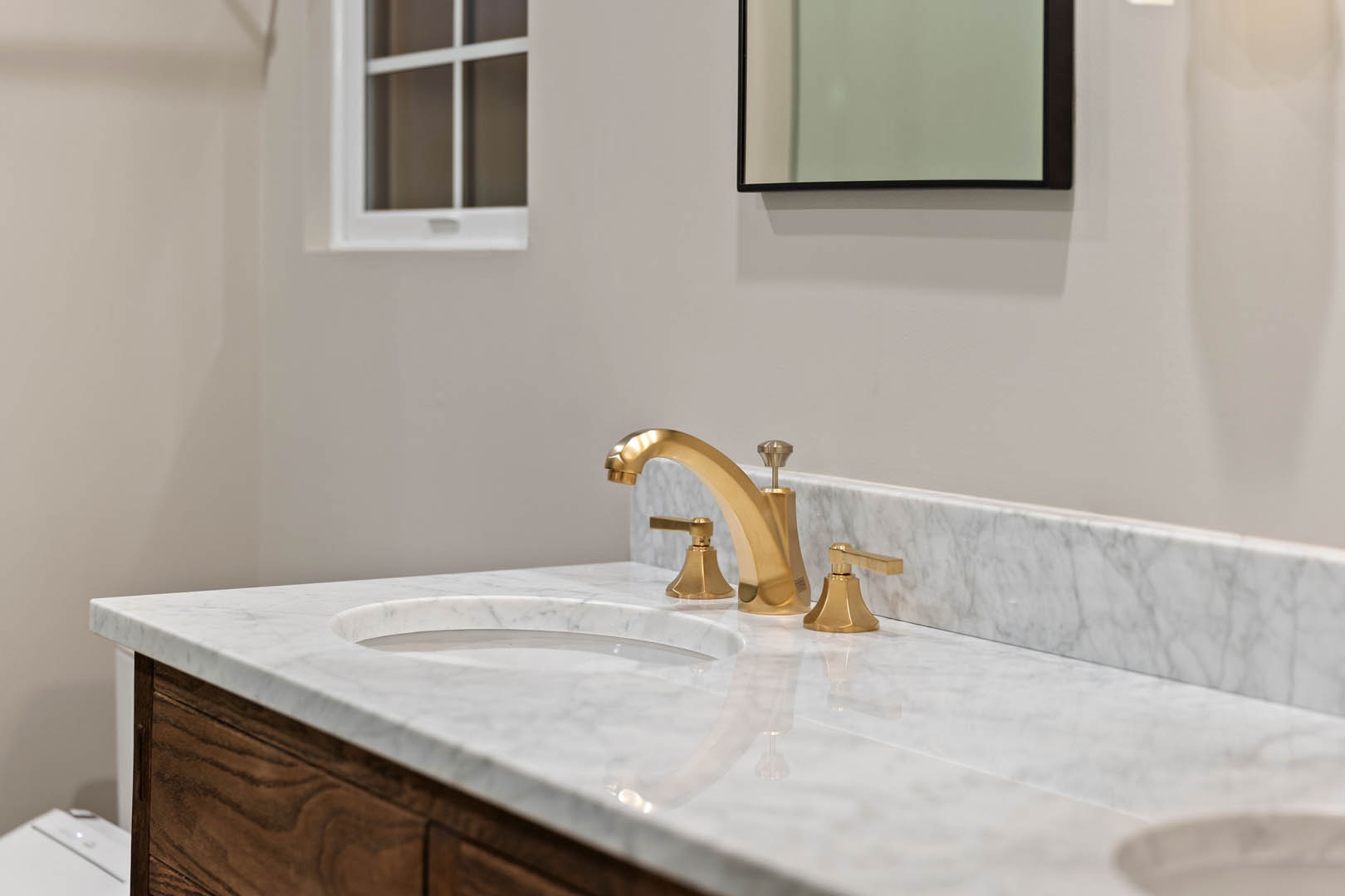 a remodeling contractor with good designers can choose the perfect colors and finishes